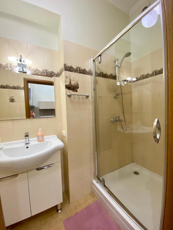 Old Town Apartments Lanzheron Beach Odessa Esterno foto